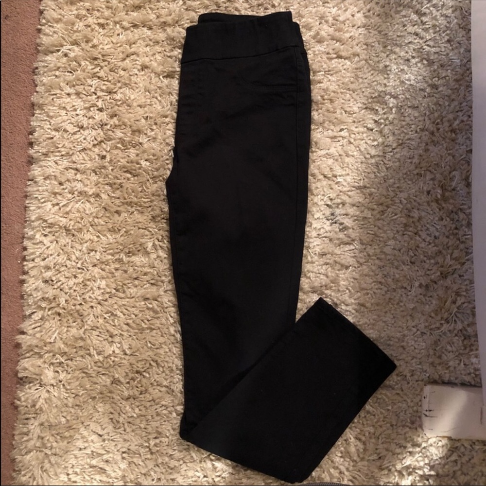 Chicos black pull on denim jegging